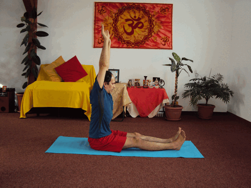 Poziţia intermediară pentru executia lui Paschimottanasana