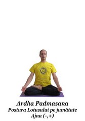 Ardha Padmasana - Postura Lotusului pe jumatate